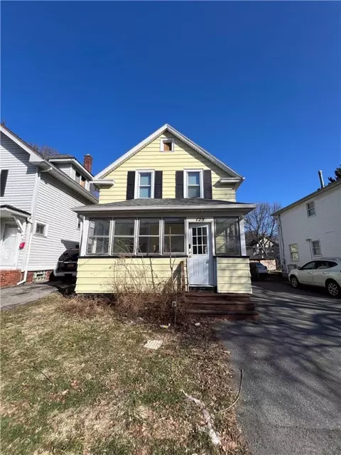 128 Barberry Ter, Rochester, NY 14621