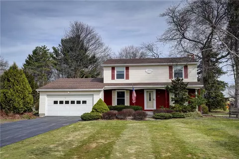 118 Collamer Rd, Parma, NY 14468