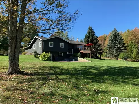 4182 Lawson Rd, Busti, NY 14701