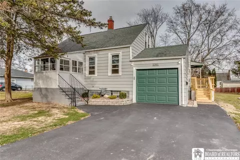 3391 Sandy Beach Rd, Grand Island, NY 14072
