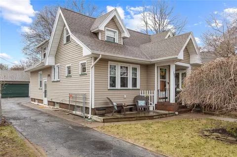 195 Pemberton Rd, Irondequoit, NY 14622 photo 2