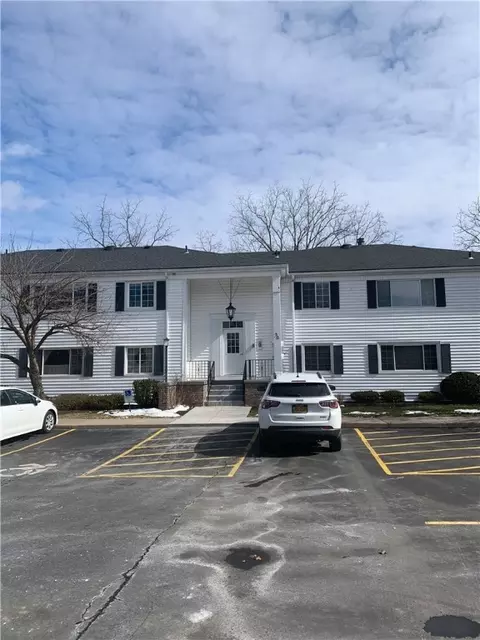 30 Colonial Pkwy #B, Pittsford, NY 14534