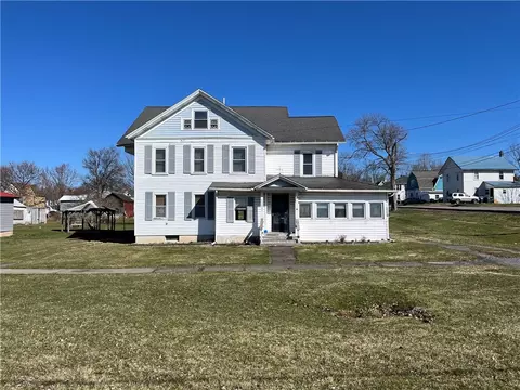 13217 E Church St, Savannah, NY 13146