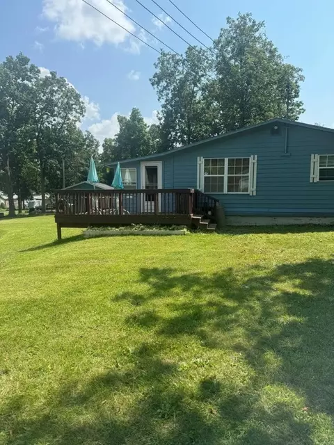 9862 W Bubbling Spgs, Wayne, NY 14837