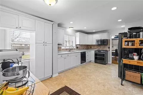162 Wyndham Rd, Irondequoit, NY 14609 photo 14