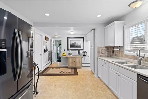 162 Wyndham Rd, Irondequoit, NY 14609 photo 12