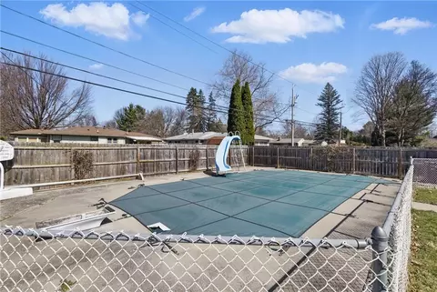 162 Wyndham Rd, Irondequoit, NY 14609 photo 36