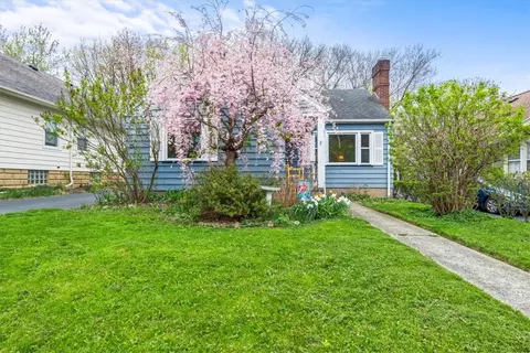 117 Redfern Dr, Rochester, NY 14620