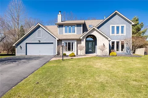 102 Loganberry Ln, Greece, NY 14612