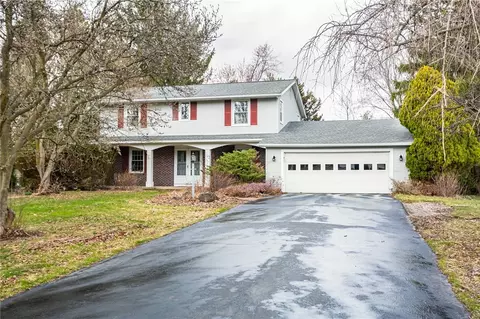 47 Lazy Trl, Penfield, NY 14526