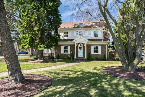 3207 Saint Paul Blvd, Irondequoit, NY 14617