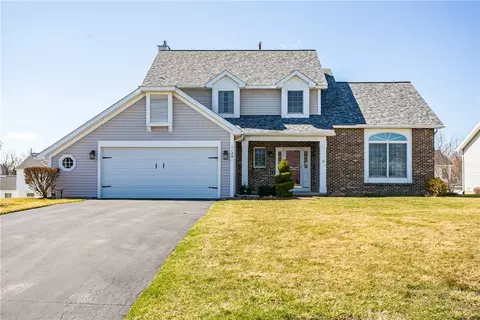 1128 Squire Ln, Farmington, NY 14425