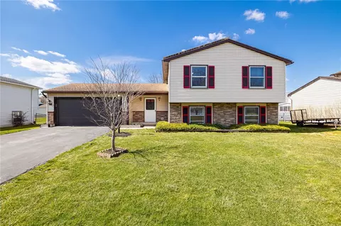 72 Shadow Ln, Gates, NY 14606