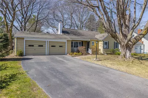 37 Kenmore Ln, Irondequoit, NY 14617