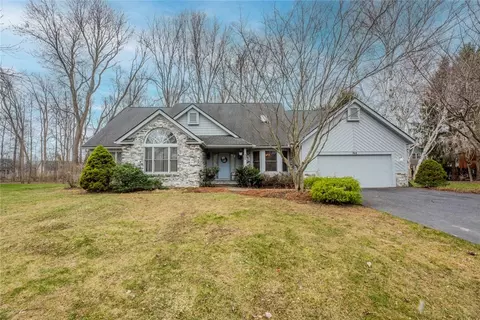 564 Granger Cir, Webster, NY 14580
