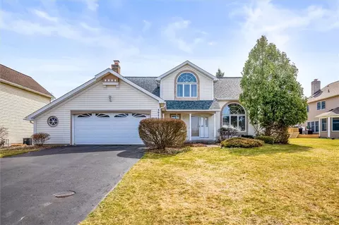 5947 King Hill Dr, Farmington, NY 14425