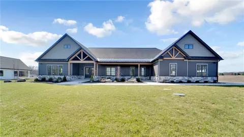 284 Whittier Rd, Ogden, NY 14559