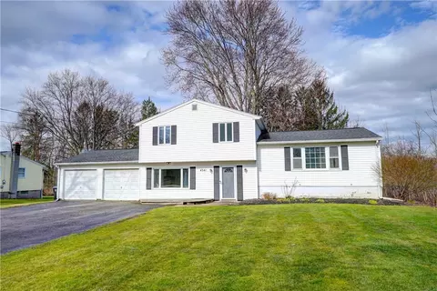 4341 Cream Ridge Rd, Macedon, NY 14502