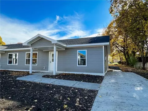 122 Cottage St # B, Auburn, NY 13021
