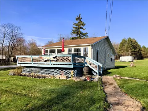 9471 Lakeshore Dr, Wayne, NY 14840