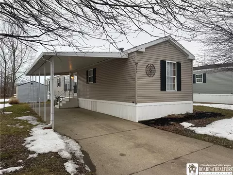 840 Thomas Ln, Evans, NY 14006