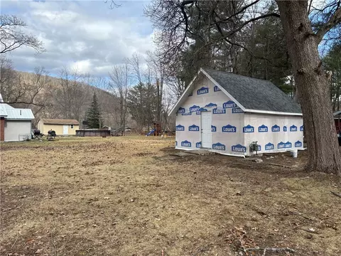 12 Fernwood Ave, Elmira, NY 14905