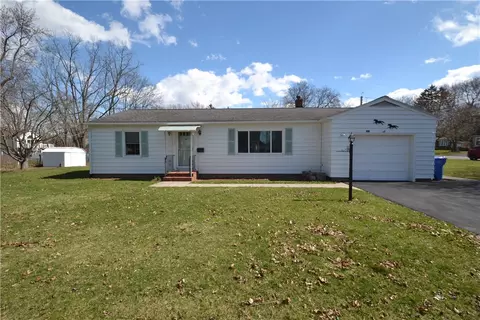 260 Birdsall Pkwy, Palmyra, NY 14522