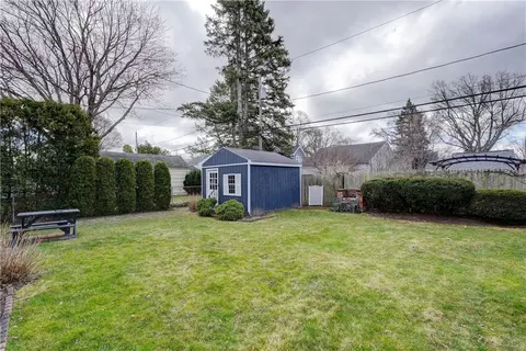 329 Scholfield Rd, Irondequoit, NY 14617 photo 33