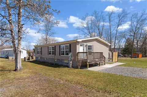 9588 Way Mandalay Rd, Wayne, NY 14840