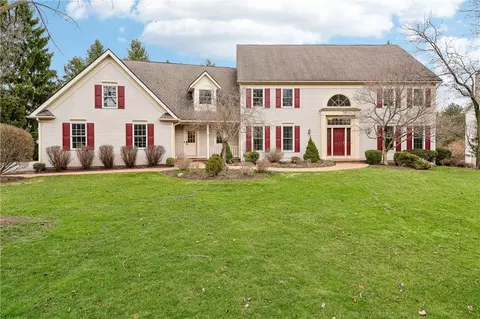 4 Barrington Hls, Pittsford, NY 14534