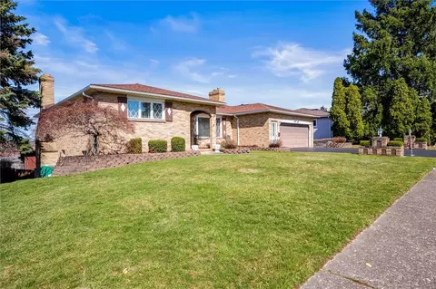 38 Case Ter, Irondequoit, NY 14609 photo 3
