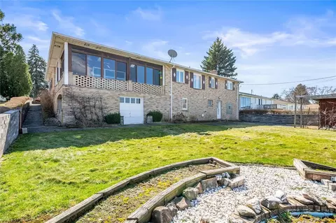 38 Case Ter, Irondequoit, NY 14609 photo 4