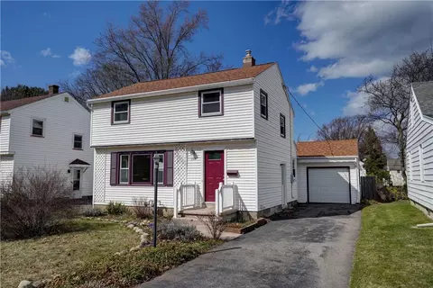 290 Winfield Rd, Irondequoit, NY 14622