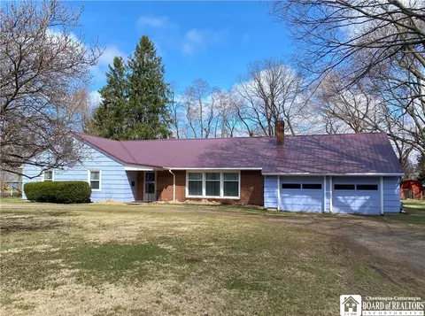 23 Holt St, Westfield, NY 14787