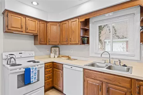 Kitchen - 191 Pinehill Dr, Irondequoit, NY 14622 photo 3 of 3