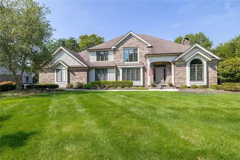 27 Chatham Woods, Pittsford, NY 14534