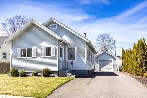 29 Centre Ter, Irondequoit, NY 14617