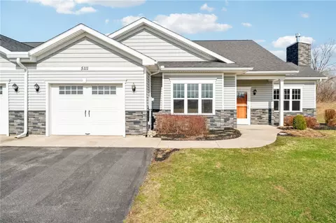 5111 Red Oak Ln, Batavia, NY 14020