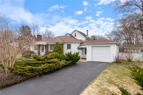 465 Laurelton Rd, Irondequoit, NY 14609
