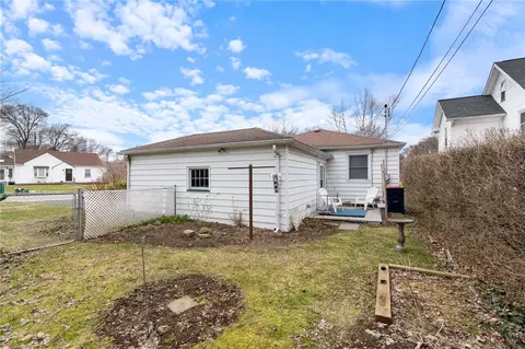 465 Laurelton Rd, Irondequoit, NY 14609 photo 6