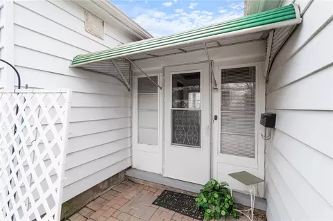 465 Laurelton Rd, Irondequoit, NY 14609 photo 8