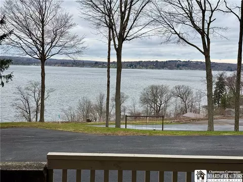 7 Seneca Dr, Dewittville, NY 14728