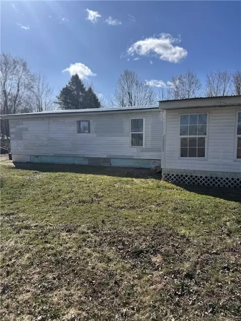 10858 Millers Rd, Yates, NY 14098