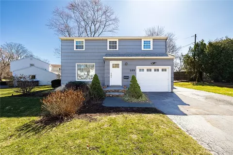 105 Greenvale Dr, Rochester, NY 14618