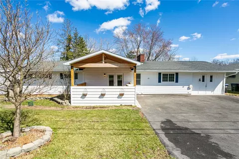 15 Highland Ter, Canandaigua, NY 14424