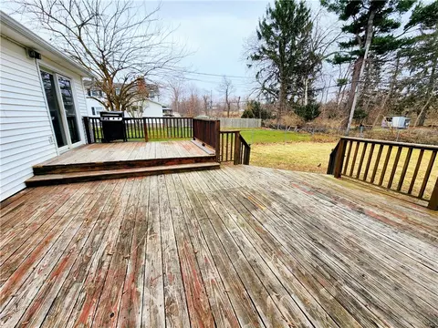 Exterior - 657 Regina Dr, Webster, NY 14580 photo 4 of 6