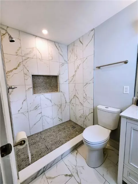 Bath - 657 Regina Dr, Webster, NY 14580 photo 5 of 5