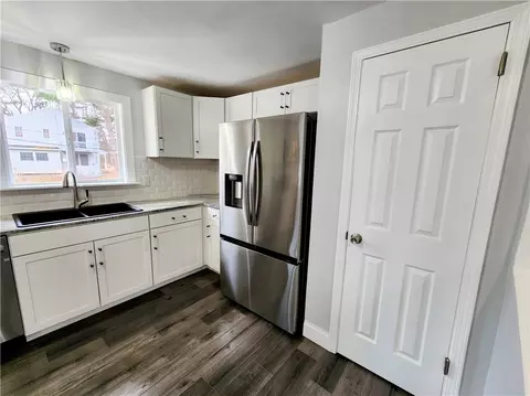 Kitchen - 657 Regina Dr, Webster, NY 14580 photo 3 of 4