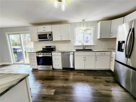 Kitchen - 657 Regina Dr, Webster, NY 14580 photo 2 of 4