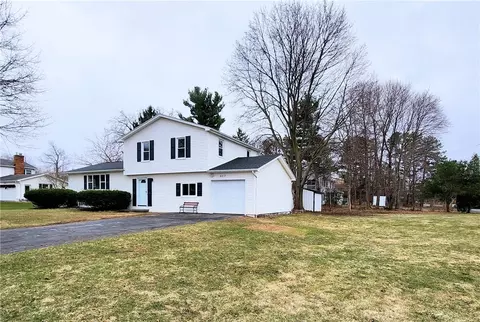 657 Regina Dr, Webster, NY 14580